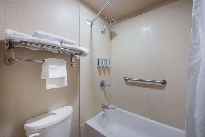 Room 14 of 25
