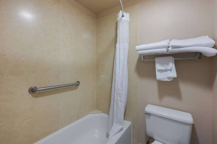 Room 15 of 25